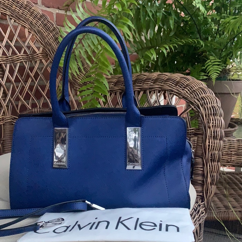 ⚾️ Beautiful! ❤️🤍💙 Calvin Klein-indigo leather handbag